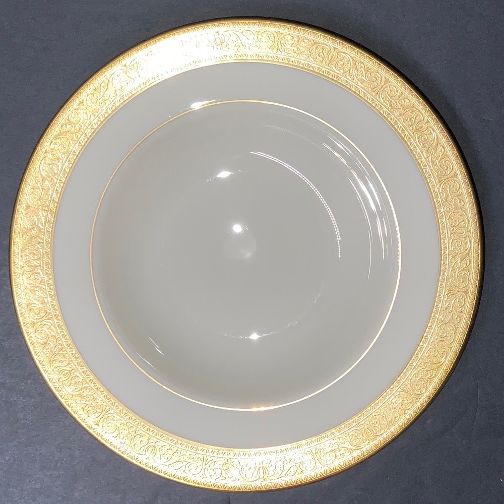 LENOX WESTCHESTER Fine China 24K Border 8 1/4 Inch Soup Bowl w GOLD BACKSTAMP